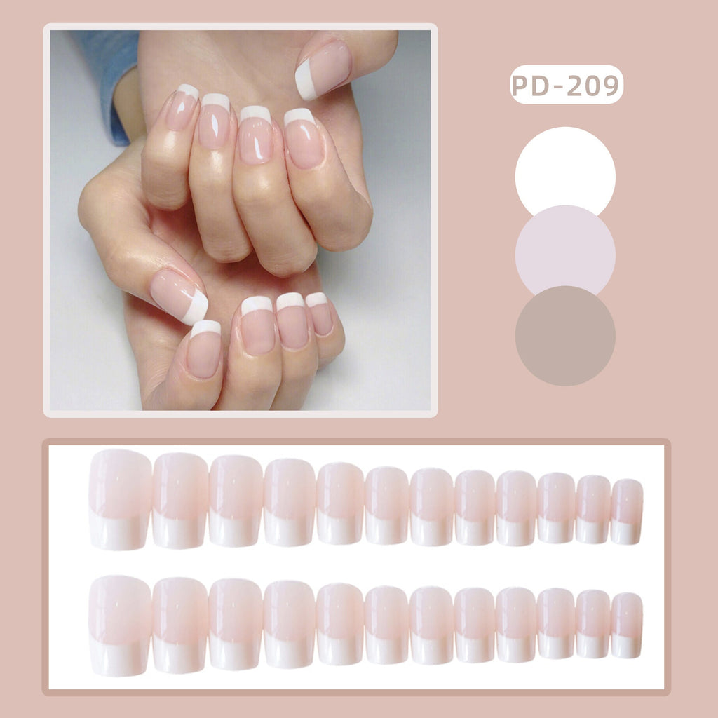 Faux ongles longs modéle French