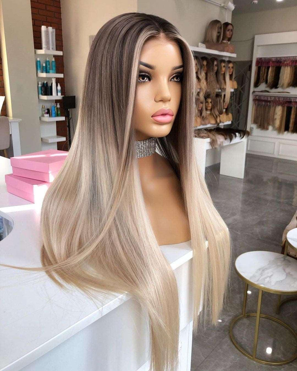 Perruque blonde platine