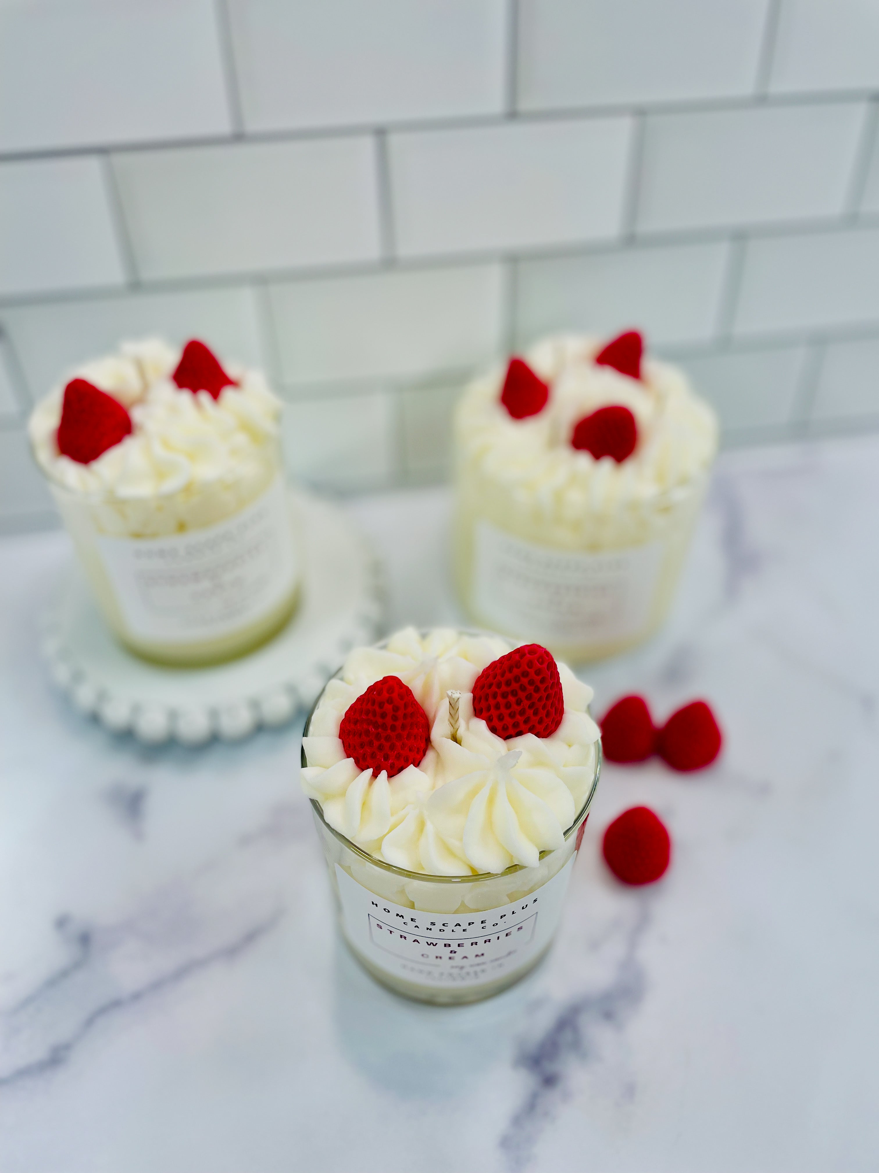 Bougie parfumée 11 oz – fruits frais & crème fouettée