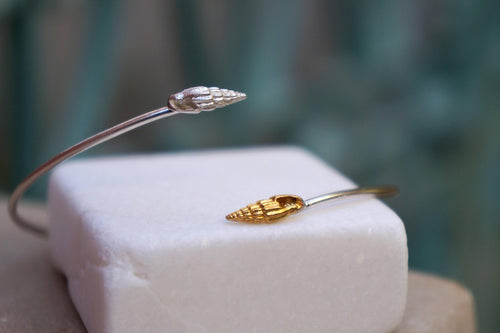 Bracelet manchette motif coquillage : argent sterling plaqué or – taille ajustable