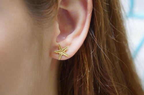 Boucles d'oreilles puces en véritable étoile de mer, bijoux minimalistes faits main, style plage et été naturel, cadeau porte-bonheur, or ou argent sterling 925